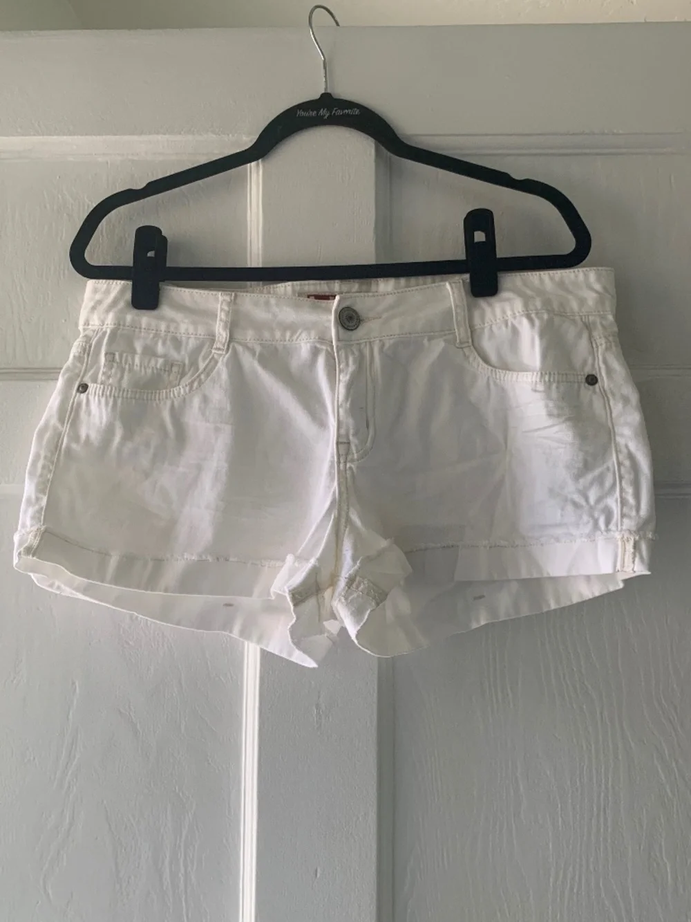 LEI Ashley Low Rise Cut-Off Shorts White Size 13 Regular